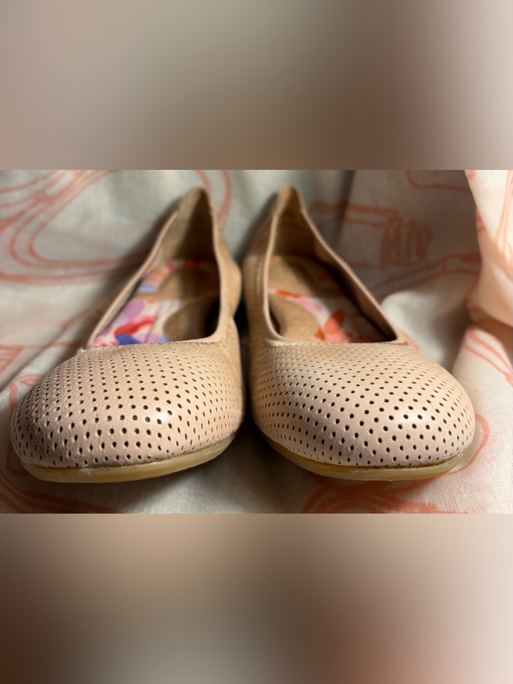 Born Julianne Perforated Blush/Beige Leather Ballet Flats w Colorful Interior 8M - Picture 6 of 10